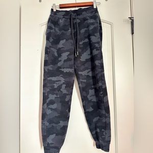 Lululemon army joggers